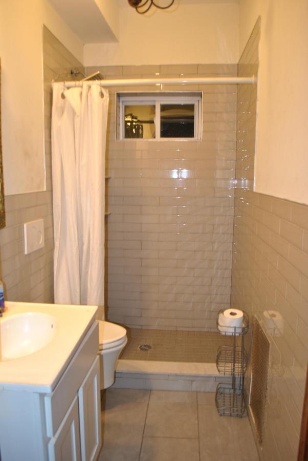 Ewr Airport Multilevel Guest House Room With 2-3 Beds Newark Exteriör bild
