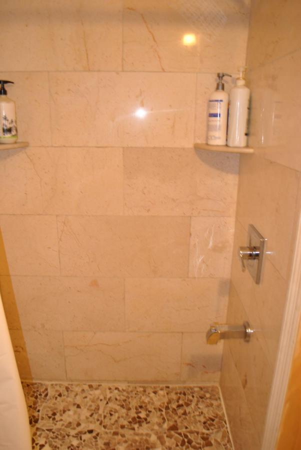 Ewr Airport Multilevel Guest House Room With 2-3 Beds Newark Exteriör bild