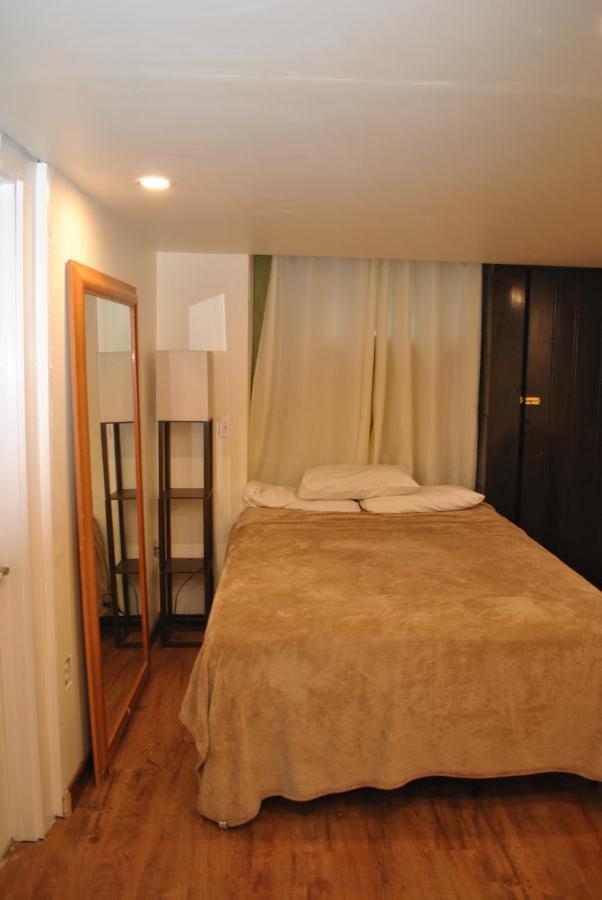 Ewr Airport Multilevel Guest House Room With 2-3 Beds Newark Exteriör bild