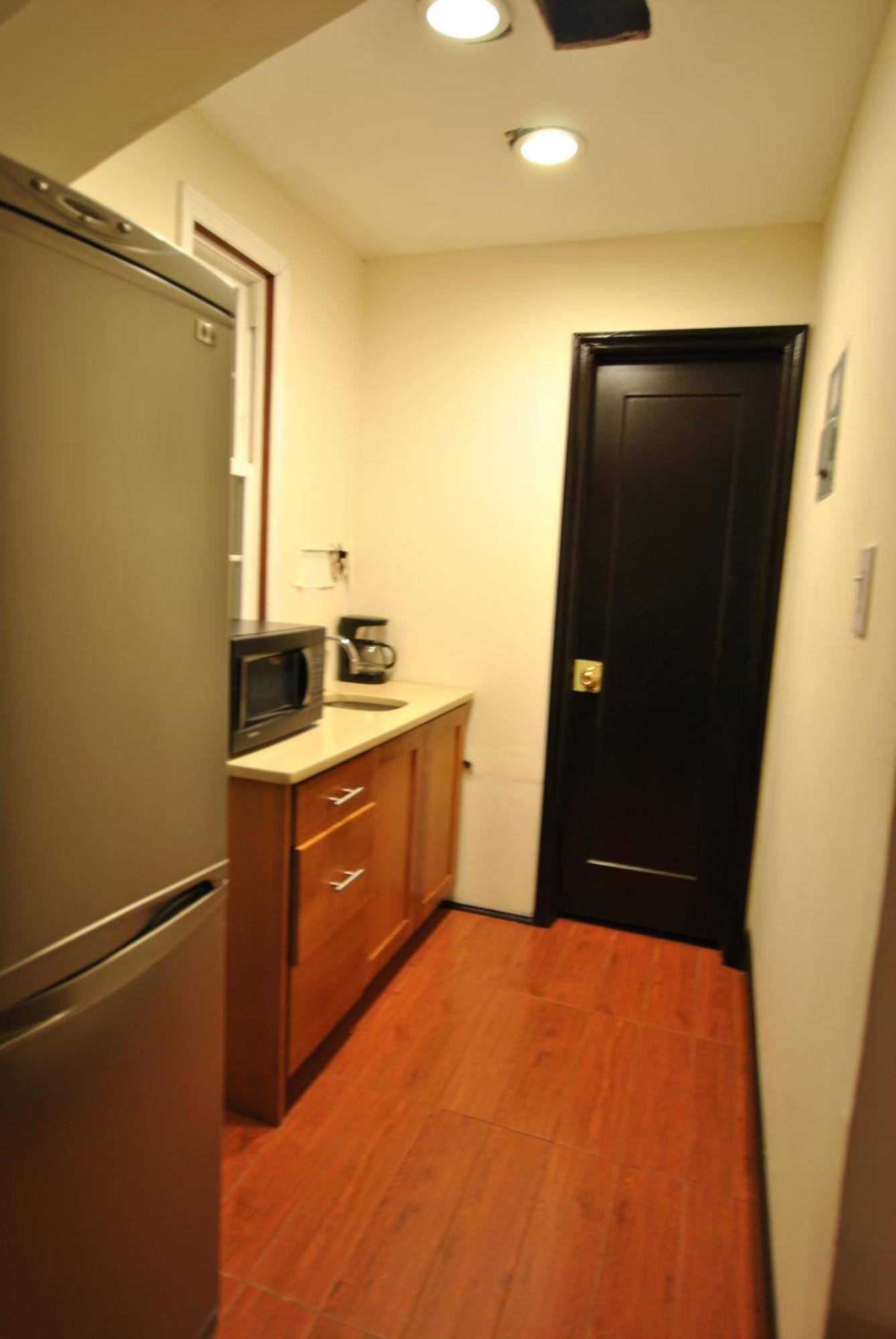 Ewr Airport Multilevel Guest House Room With 2-3 Beds Newark Exteriör bild