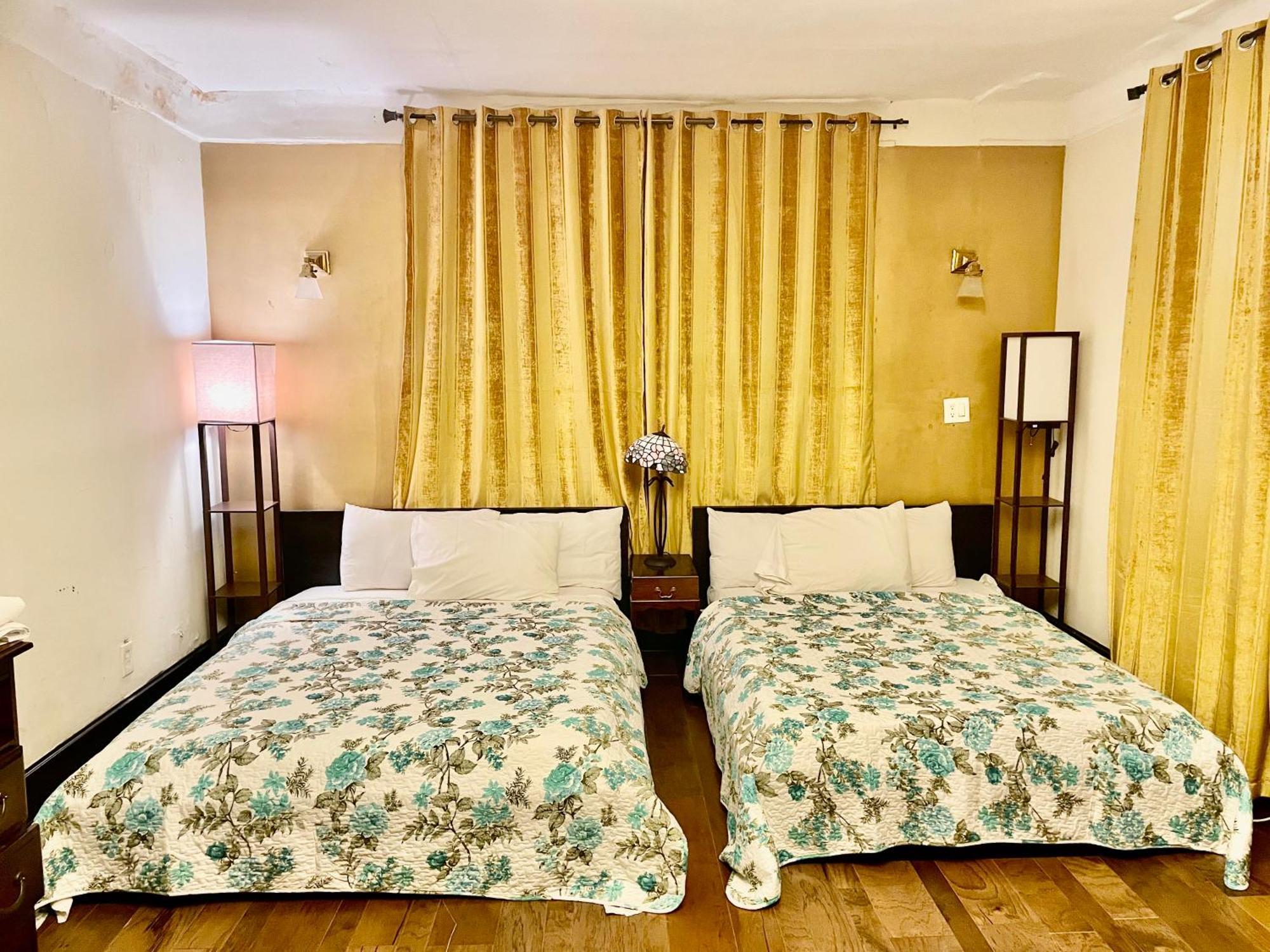Ewr Airport Multilevel Guest House Room With 2-3 Beds Newark Exteriör bild