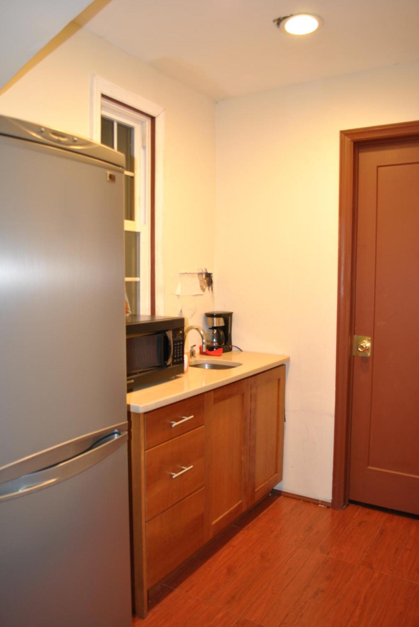 Ewr Airport Multilevel Guest House Room With 2-3 Beds Newark Exteriör bild